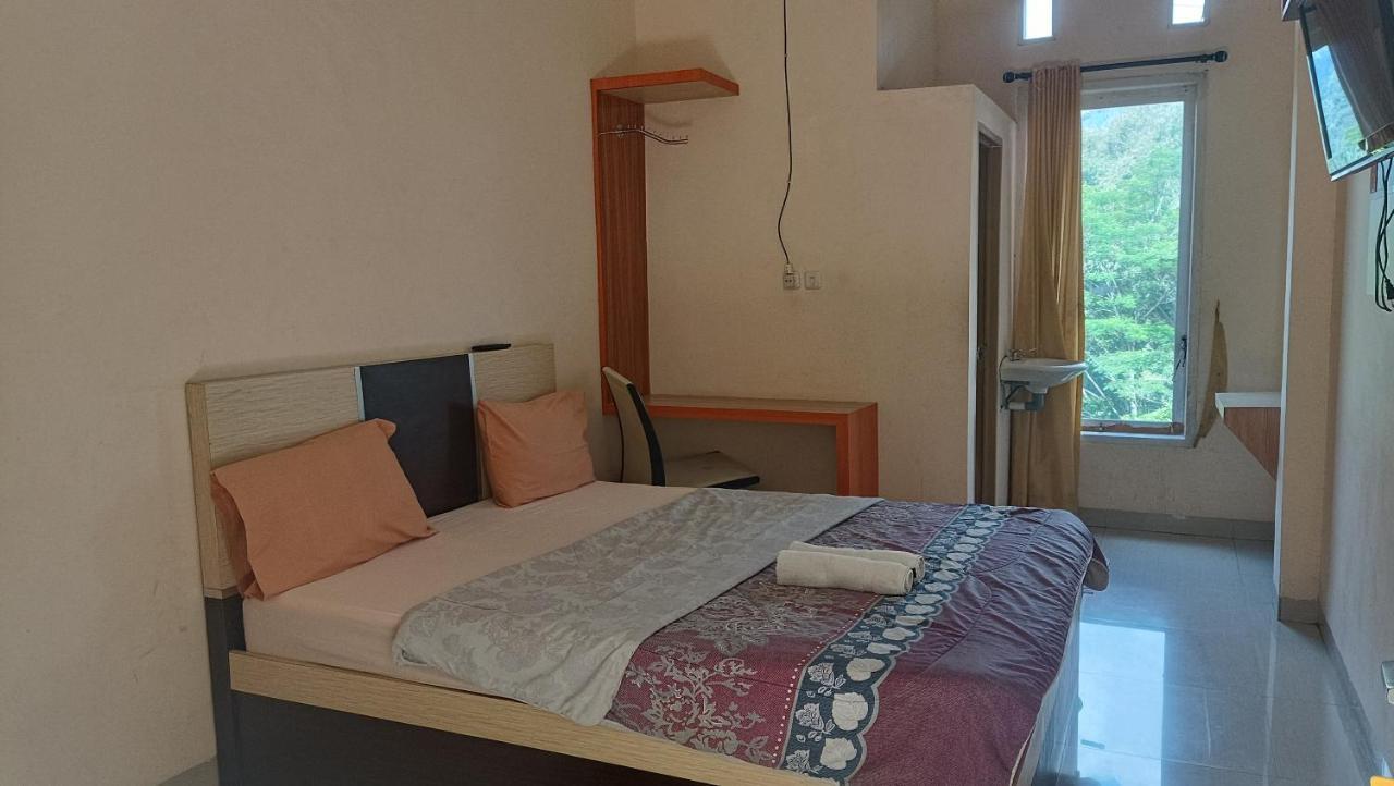 Hotel Manggasa Makale Zewnętrze zdjęcie